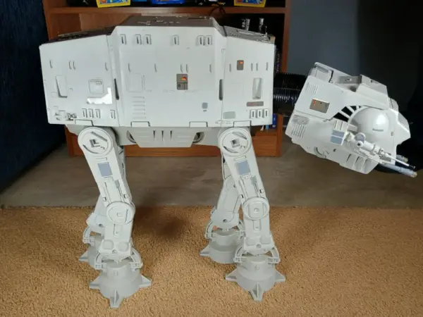 1981 Kenner Star Wars AT-AT – Great Shape! Custom Painted Details – Tested Electronics