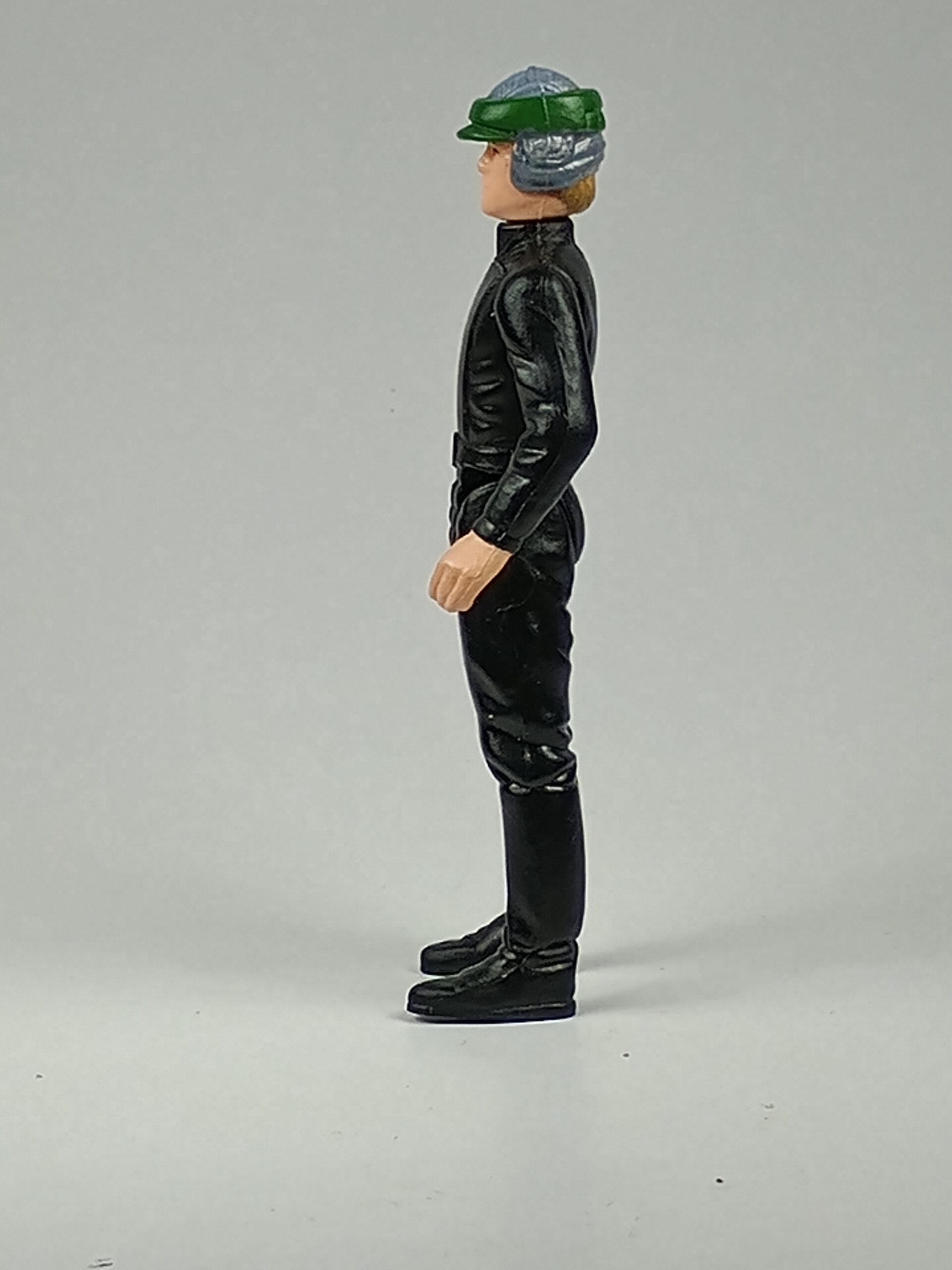 Vintage 1984 Kenner Star Wars Luke Skywalker (Endor Poncho) – Original Figure – No Poncho or Weapons – Custom Gray Helmet 3 Vintage 1984 Kenner Star Wars Luke Skywalker (Endor Poncho) – Original Figure – No Poncho or Weapons – Custom Gray Helmet - Image 3