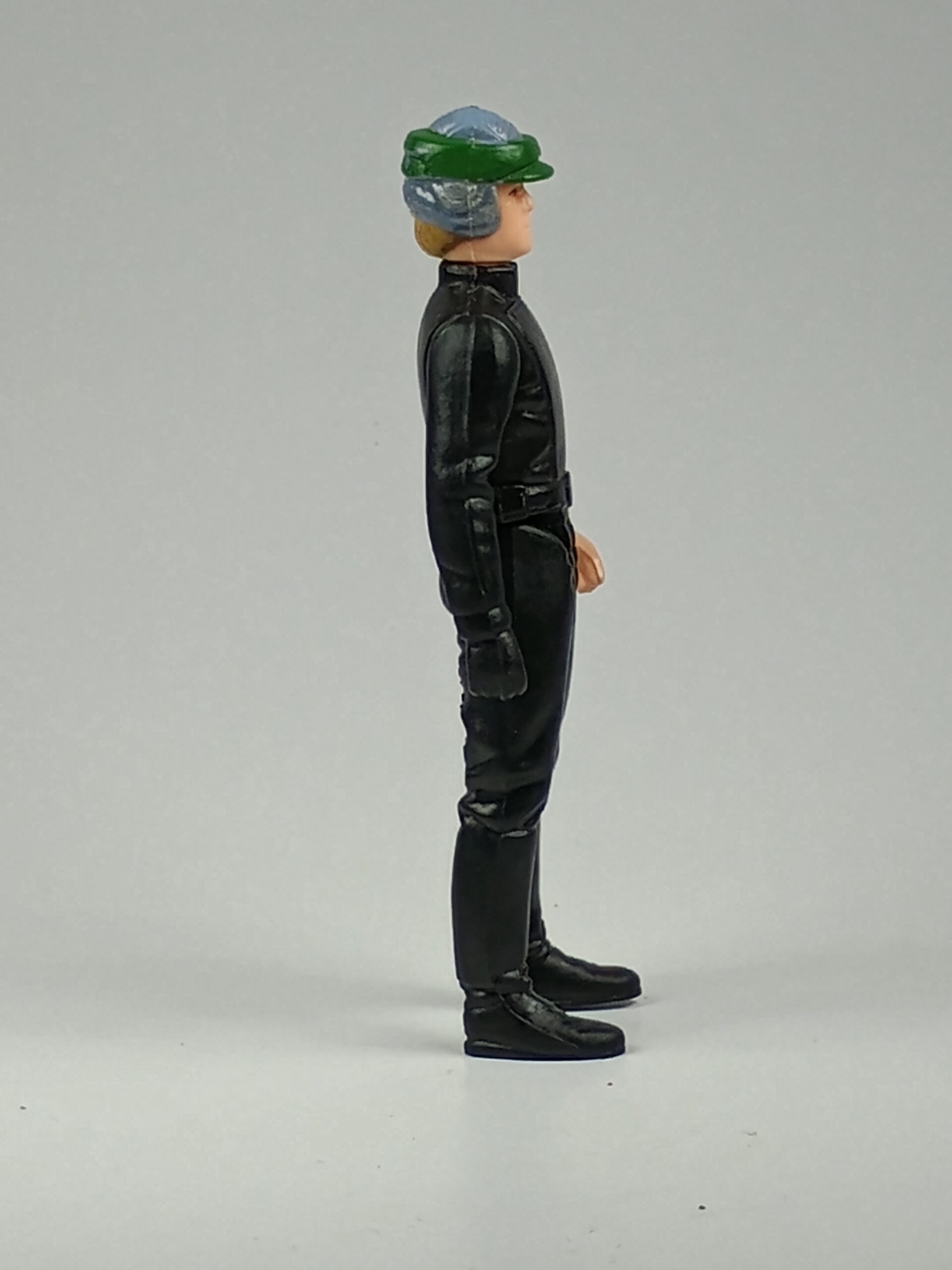 Vintage 1984 Kenner Star Wars Luke Skywalker (Endor Poncho) – Original Figure – No Poncho or Weapons – Custom Gray Helmet 4 Vintage 1984 Kenner Star Wars Luke Skywalker (Endor Poncho) – Original Figure – No Poncho or Weapons – Custom Gray Helmet - Image 4