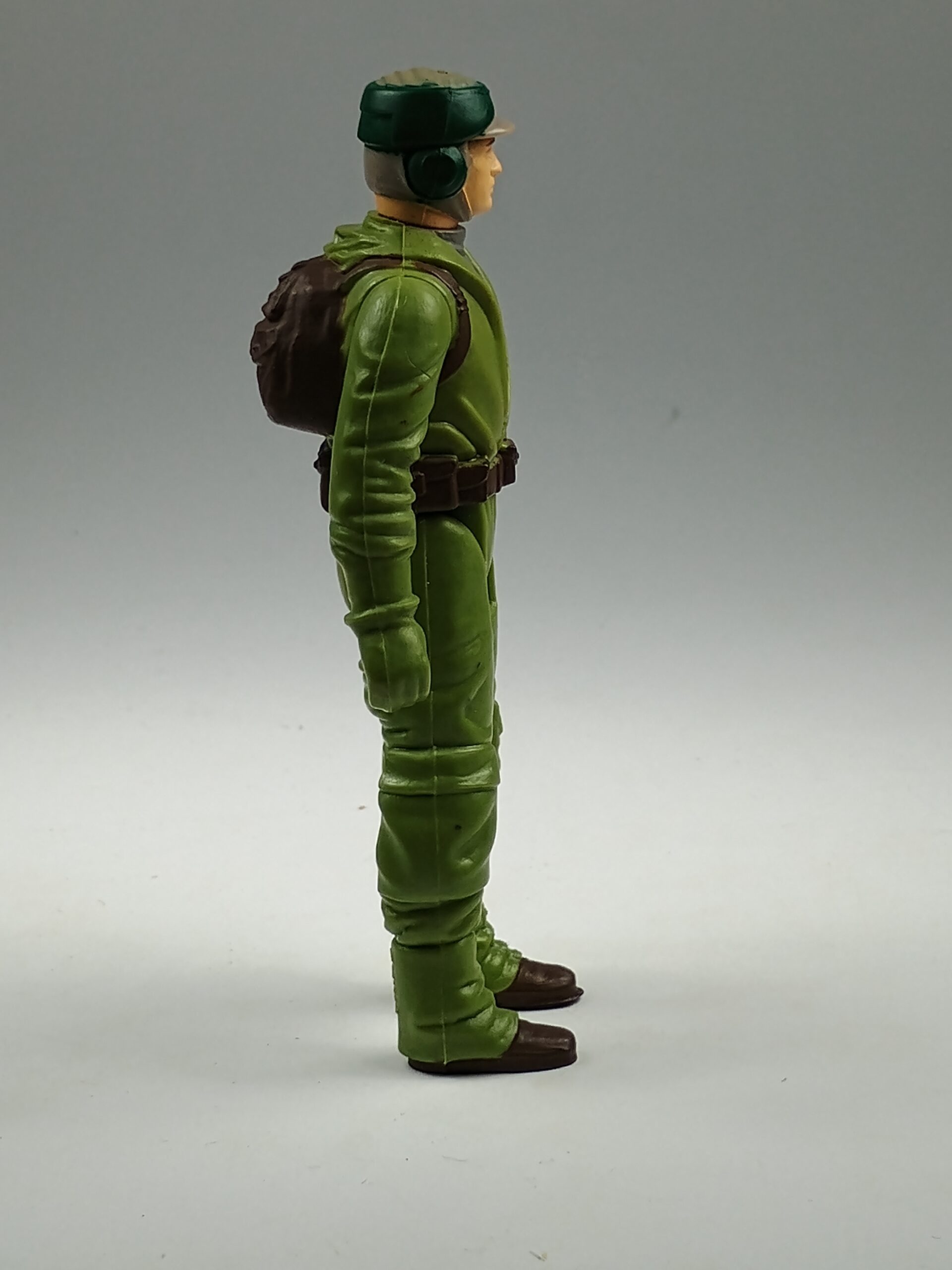 Vintage 1983 Kenner Star Wars Rebel Commando – Original Figure- No Rifle 4 Vintage 1983 Kenner Star Wars Rebel Commando – Original Figure- No Rifle - Image 4