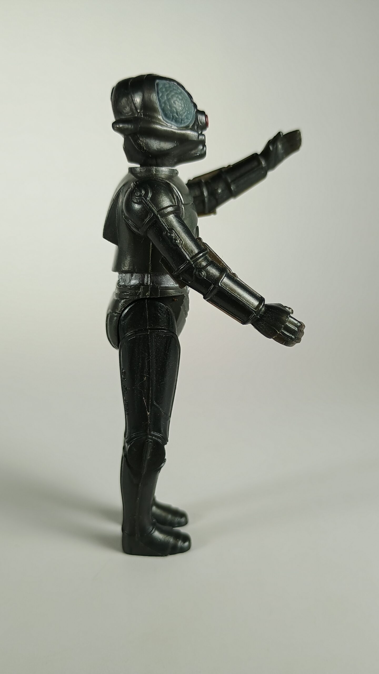Vintage 1980 Kenner Star Wars listed as Zuckuss (but really 4-LOM) – Original Figure – No Rifle 4 Vintage 1980 Kenner Star Wars listed as Zuckuss (but really 4-LOM) – Original Figure – No Rifle - Image 4
