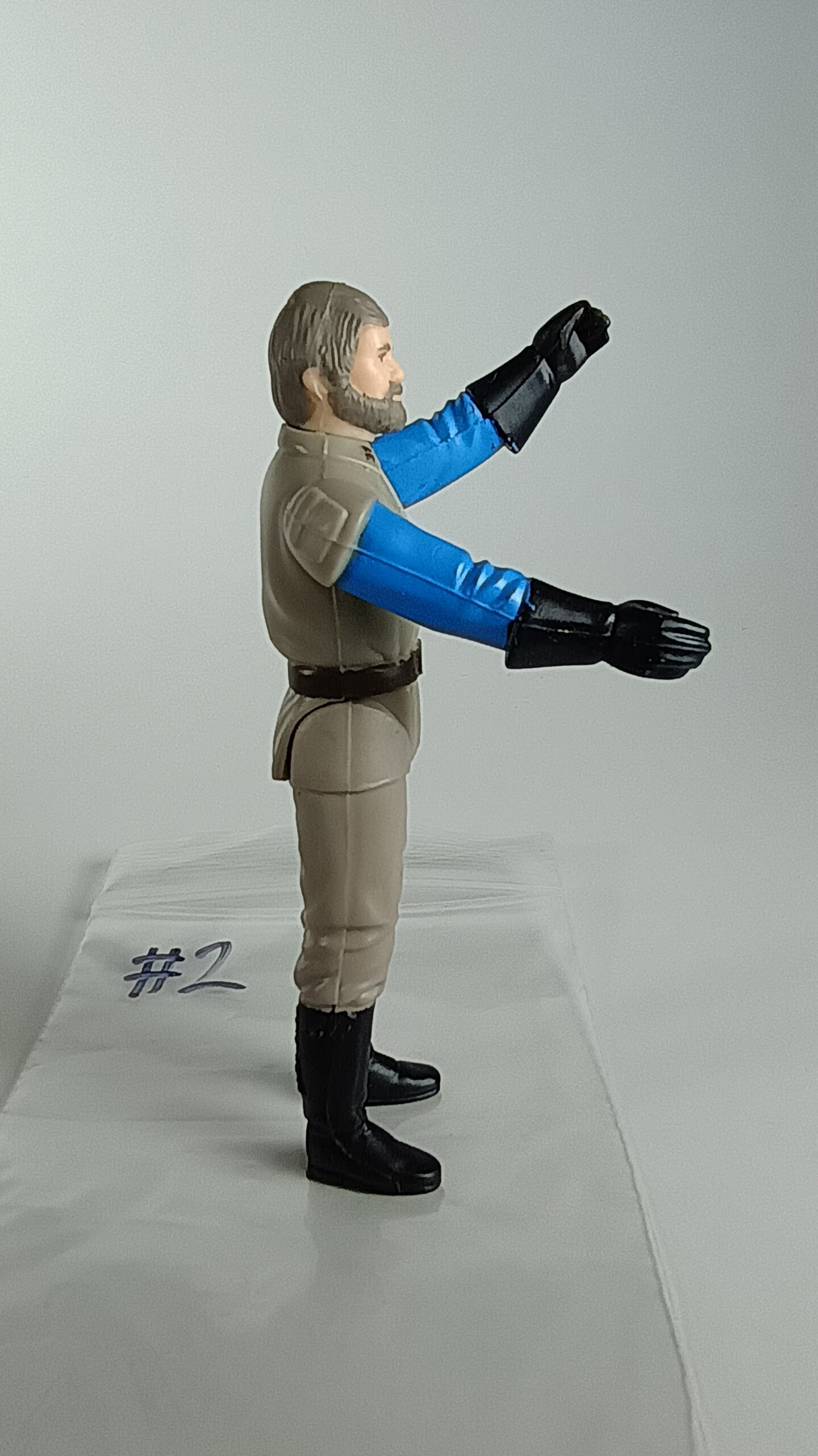 Vintage 1983 Kenner Star Wars General Madine #2 Gray Hair – Original Figure – No Baton 4 Vintage 1983 Kenner Star Wars General Madine #2 Gray Hair – Original Figure – No Baton - Image 4