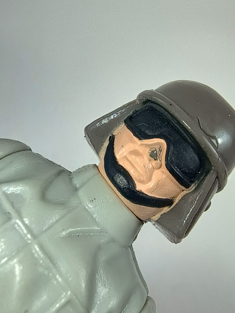 Vintage 1983 Kenner Star Wars AT-ST Driver – Original Figure – No Blaster 7 Vintage 1983 Kenner Star Wars AT-ST Driver – Original Figure – No Blaster - Image 7